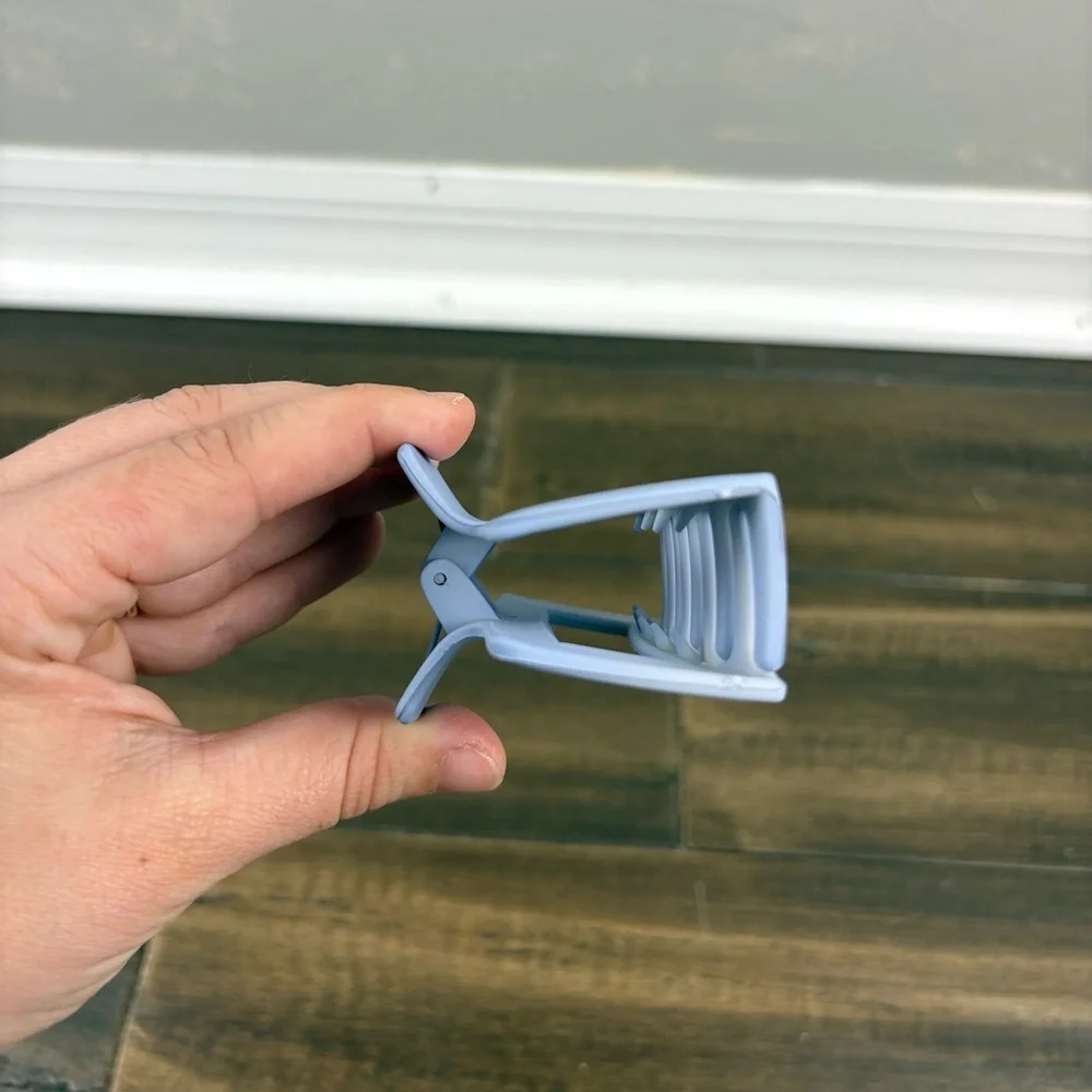FREE w/ BUNDLE Brand New Purple Lavender Periwinkle Hair Claw Clip, 4” inch - Picture 6 of 7